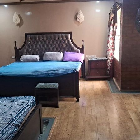 Tvh Park Rozalia Hostel Chennai Bagian luar foto
