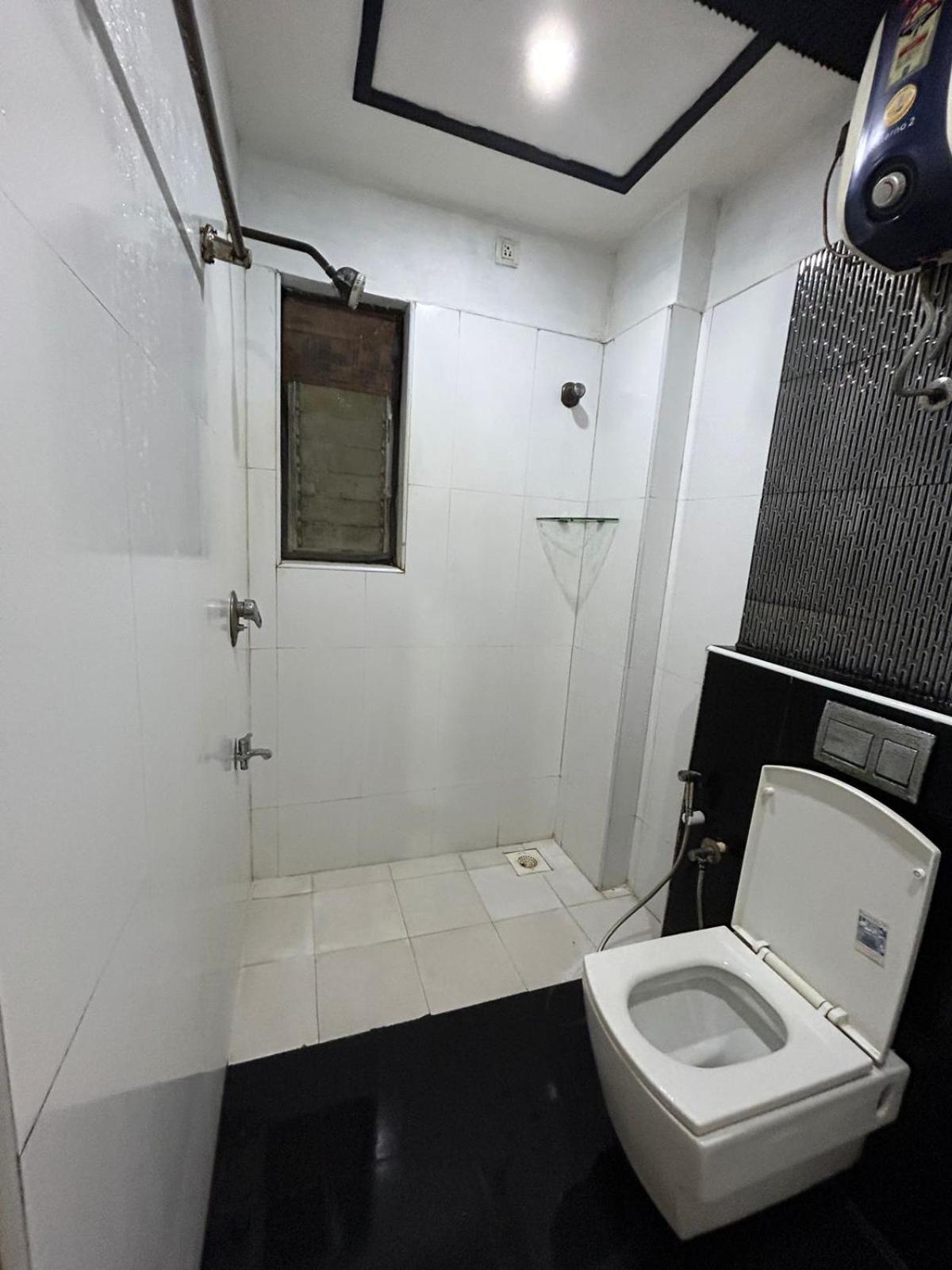 Tvh Park Rozalia Hostel Chennai Bagian luar foto
