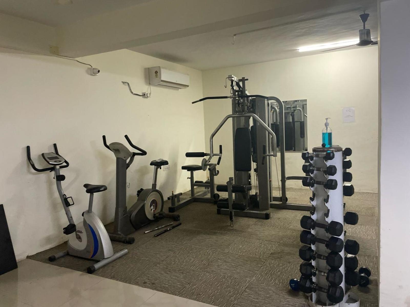 Tvh Park Rozalia Hostel Chennai Bagian luar foto