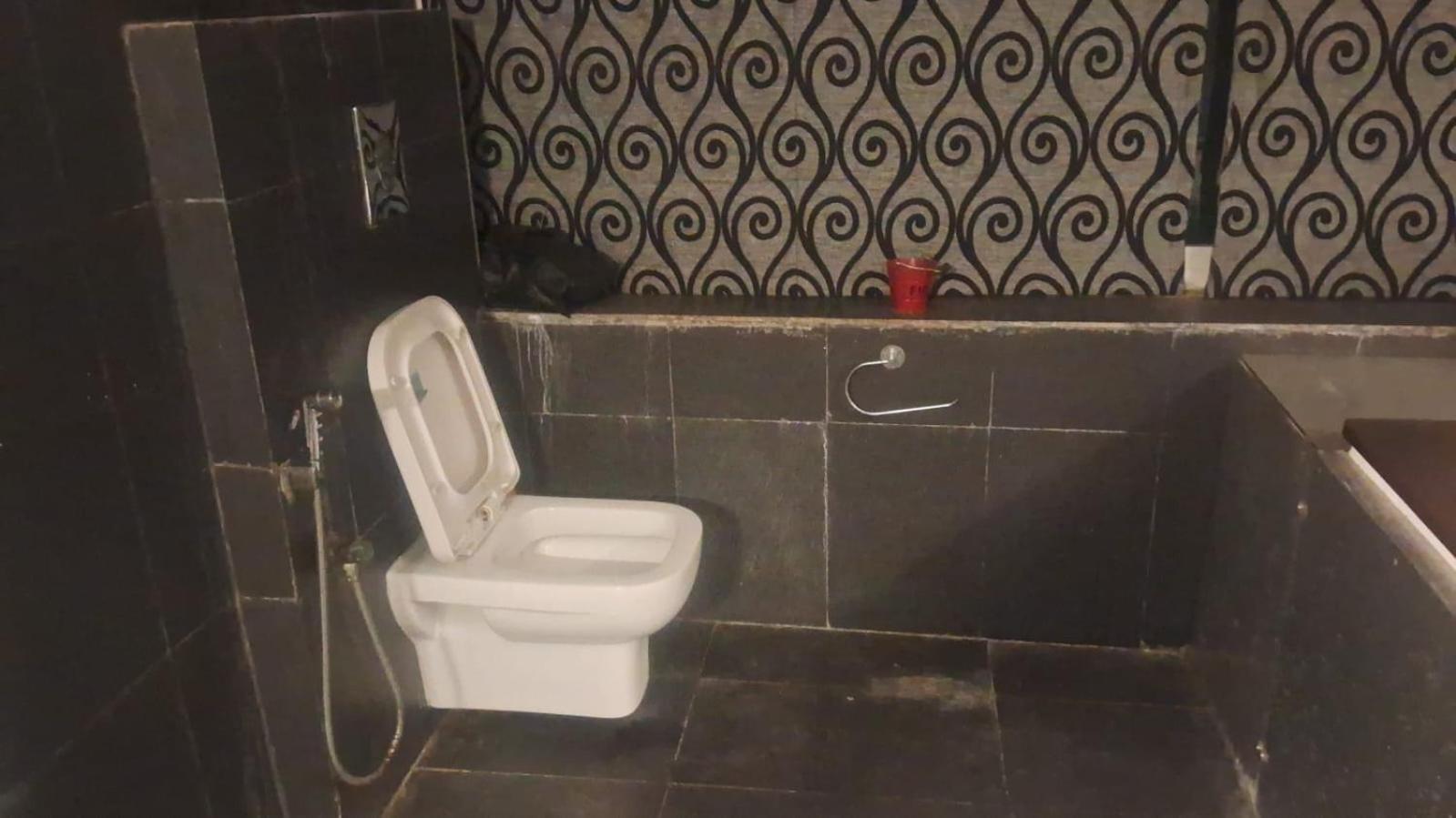 Tvh Park Rozalia Hostel Chennai Bagian luar foto